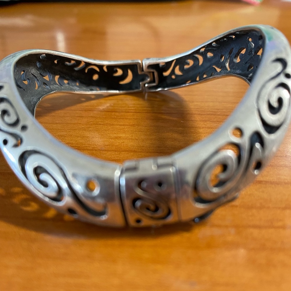 Intricate Patterned Hinged Silver Bracelet With U… - image 2